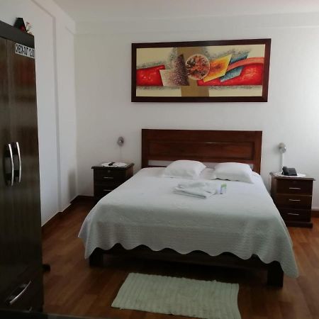 Buen Retiro Apart Hotel ซานตาครูซเดอลาเซียร์รา ภายนอก รูปภาพ