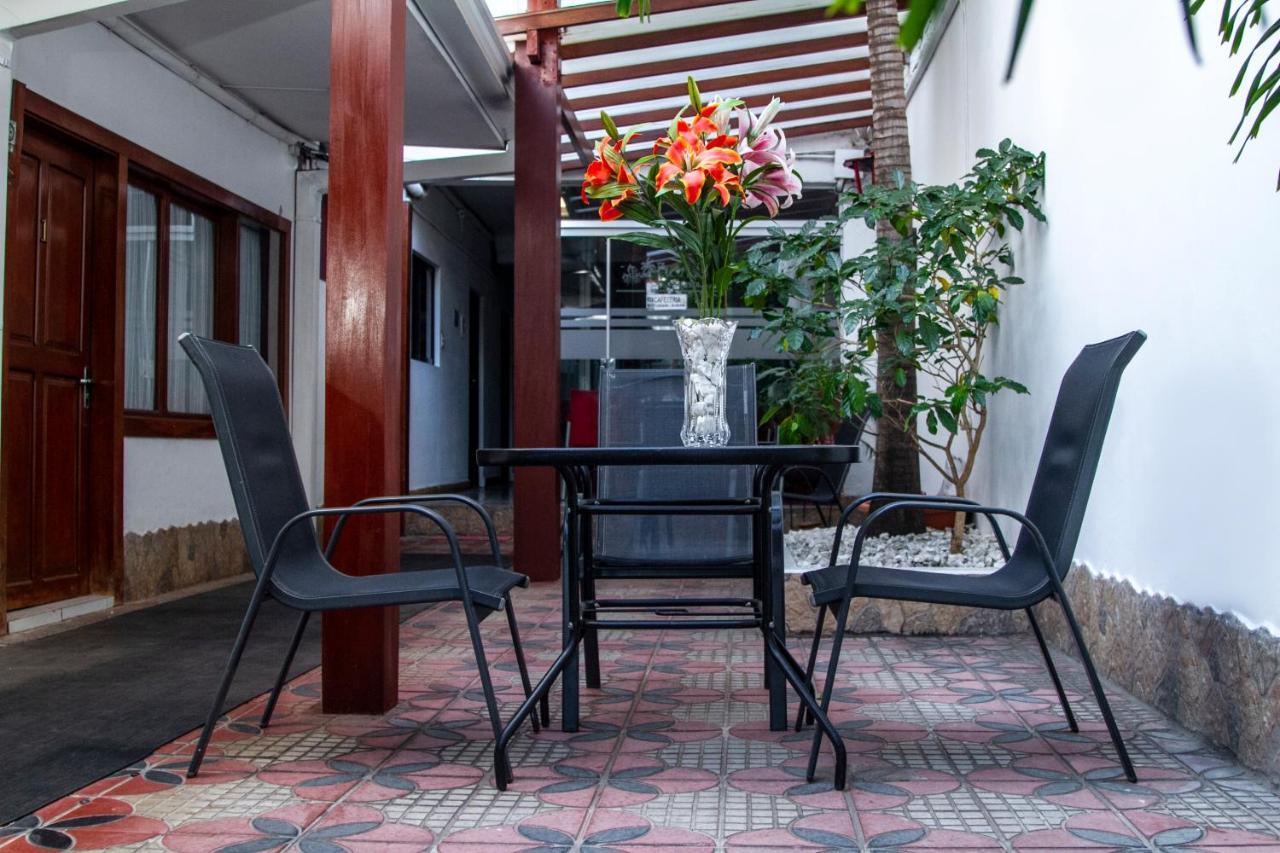 Buen Retiro Apart Hotel ซานตาครูซเดอลาเซียร์รา ภายนอก รูปภาพ