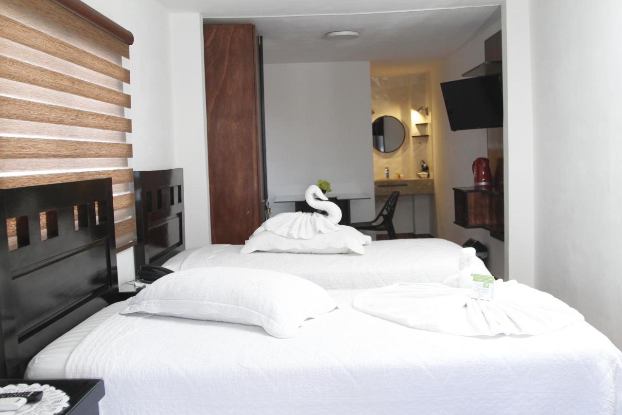 Buen Retiro Apart Hotel ซานตาครูซเดอลาเซียร์รา ภายนอก รูปภาพ