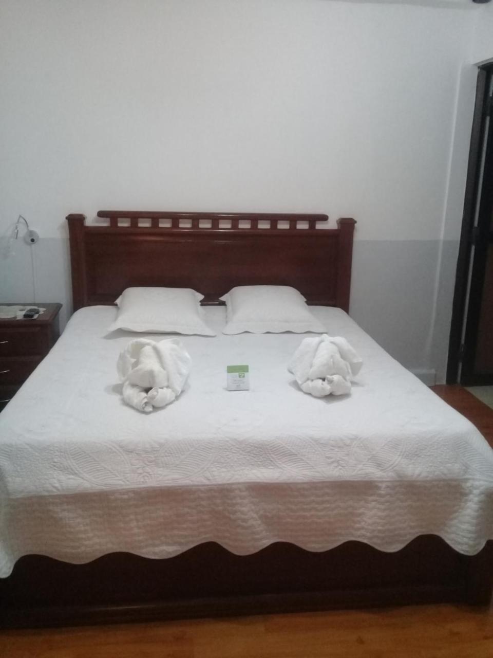 Buen Retiro Apart Hotel ซานตาครูซเดอลาเซียร์รา ภายนอก รูปภาพ